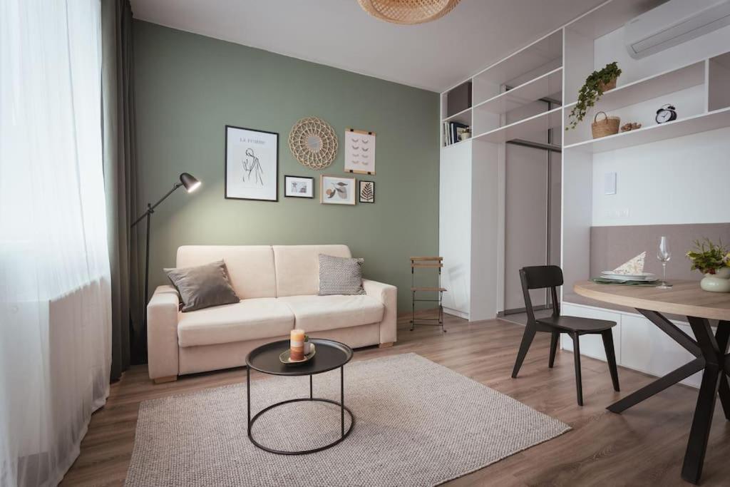 Novy Stylovy Byt, Super Lokalita Bratislava Ngoại thất bức ảnh