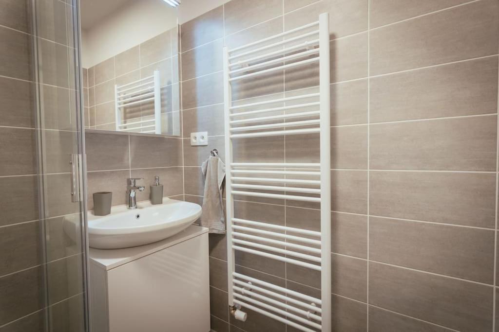 Novy Stylovy Byt, Super Lokalita Bratislava Ngoại thất bức ảnh